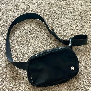 Lululemon black bag
